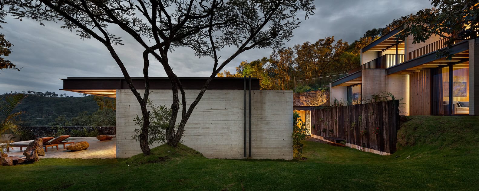 Tucán House by Taller Héctor Barroso in Valle de Bravo, Mexico Tucán House by Taller Héctor Barroso in Valle de Bravo, Mexico