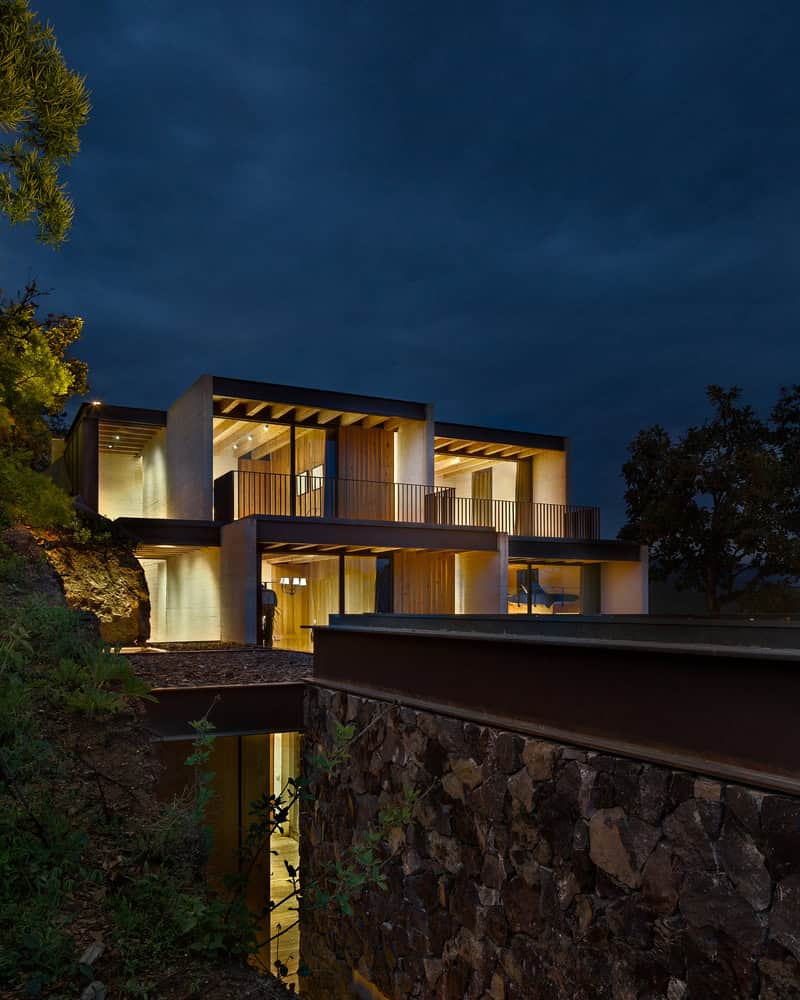 Tucán House by Taller Héctor Barroso in Valle de Bravo, Mexico Tucán House by Taller Héctor Barroso in Valle de Bravo, Mexico