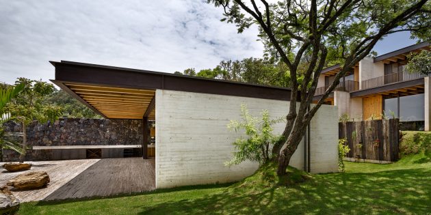 Tucán House by Taller Héctor Barroso in Valle de Bravo, Mexico