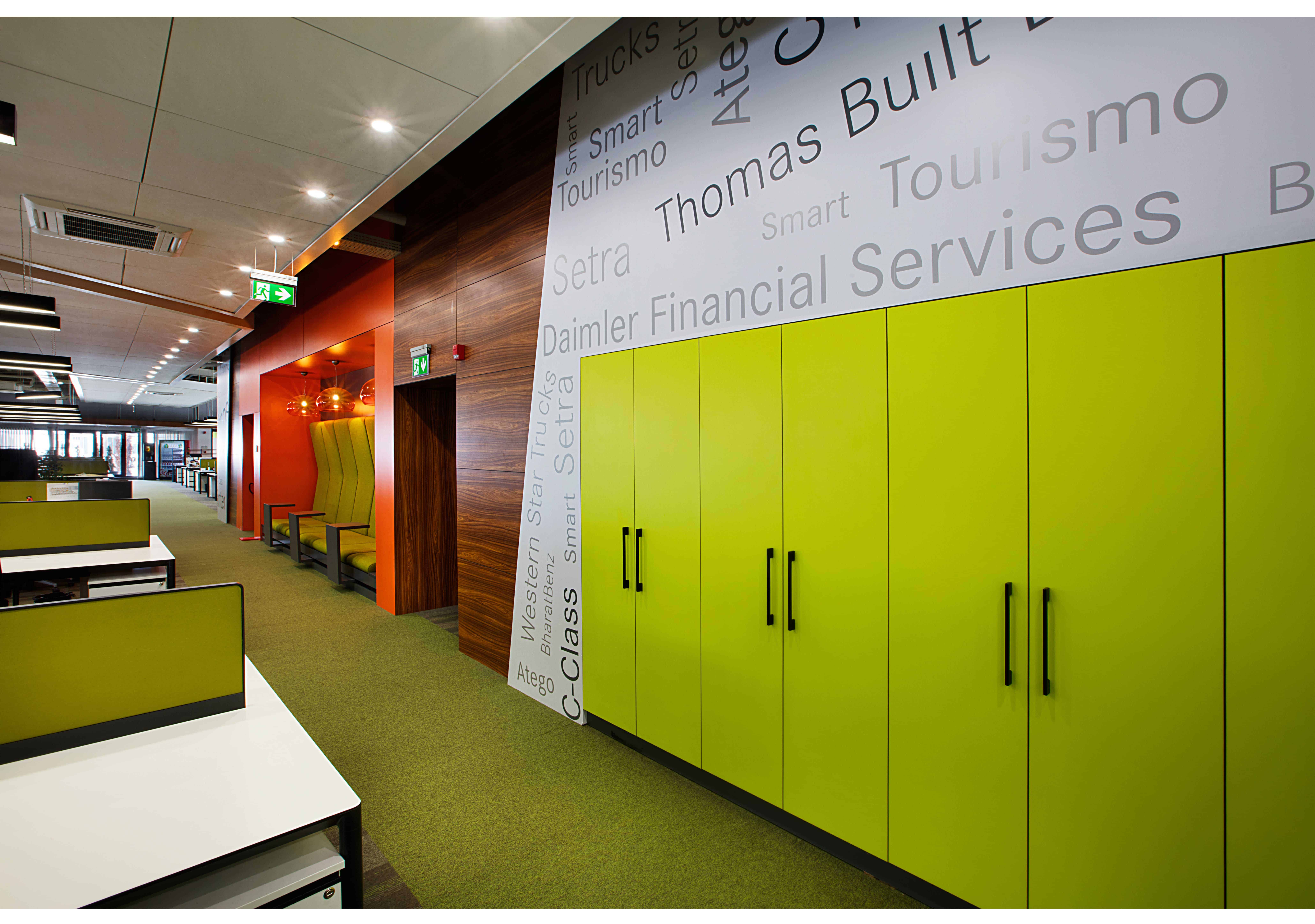 Flexibility, Mobility and Adaptability in the Office: Mercedes-Benz Turk IT Service Center Flexibility, Mobility and Adaptability in the Office: Mercedes-Benz Turk IT Service Center