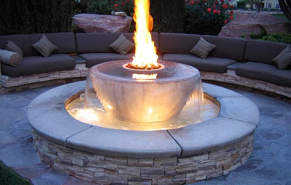 17 Extravagant Backyard Fireplaces & Fire Pits That Will Leave You Speechless 17 Extravagant Backyard Fireplaces & Fire Pits That Will Leave You Speechless