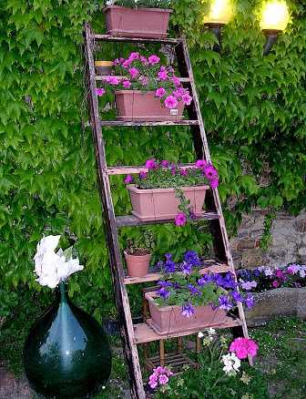14 Marvelous Ideas For Using Old Ladder In Your Garden