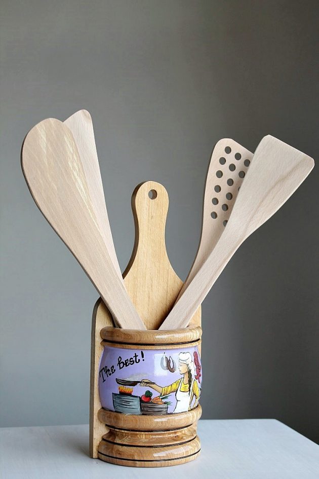 15 Amazing Housewarming Gifts In The Form of Handmade Kitchen Utensil Holders