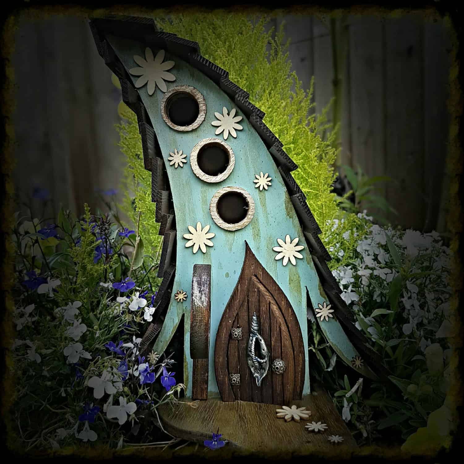 THREE WITCHES birdhouse THREE WITCHES birdhouse