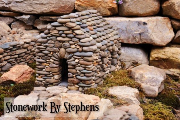 19 Impressive Stone Garden Decorations That Everyone Can Make