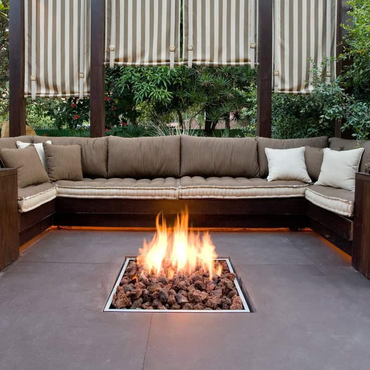 17 Extravagant Backyard Fireplaces & Fire Pits That Will Leave You Speechless 17 Extravagant Backyard Fireplaces & Fire Pits That Will Leave You Speechless