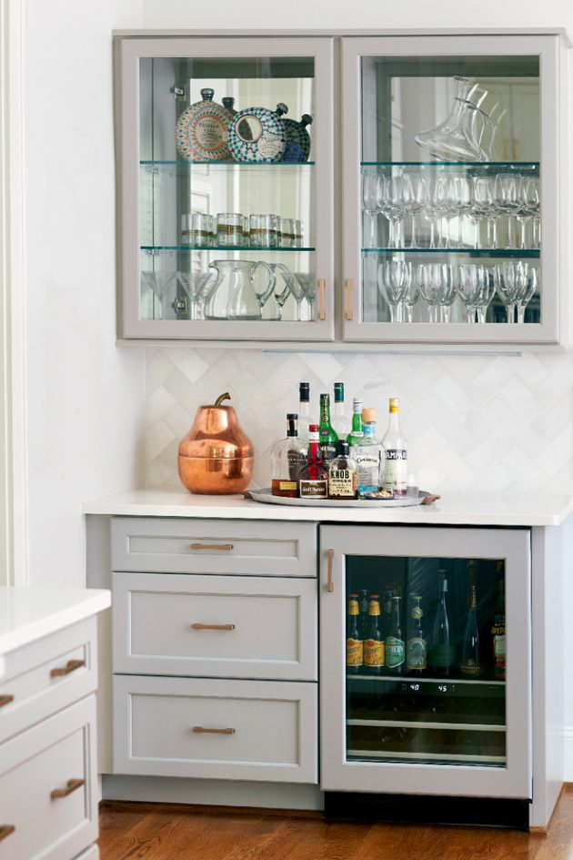 16 Elegant Transitional Home Bar Designs To Entertain Your Guests