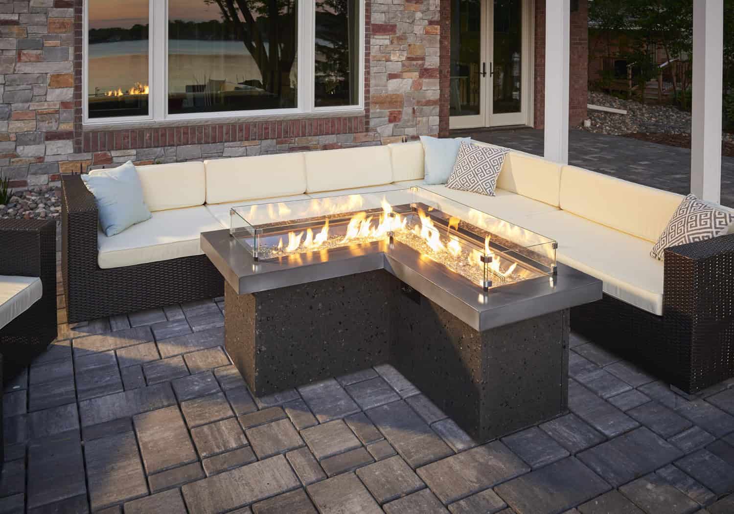 17 Extravagant Backyard Fireplaces & Fire Pits That Will Leave You Speechless 17 Extravagant Backyard Fireplaces & Fire Pits That Will Leave You Speechless