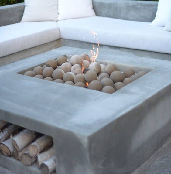 17 Extravagant Backyard Fireplaces & Fire Pits That Will Leave You Speechless 17 Extravagant Backyard Fireplaces & Fire Pits That Will Leave You Speechless