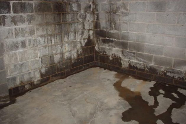 Keep Up With Maintaining And Inspecting Older Homes - roof, old homes, leaks, leak, inspecting, faucet, drainage, drain, basement