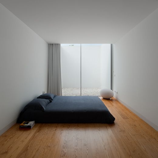 19 Divine Minimalist Bedrooms That Abound With Serenity & Sophistication