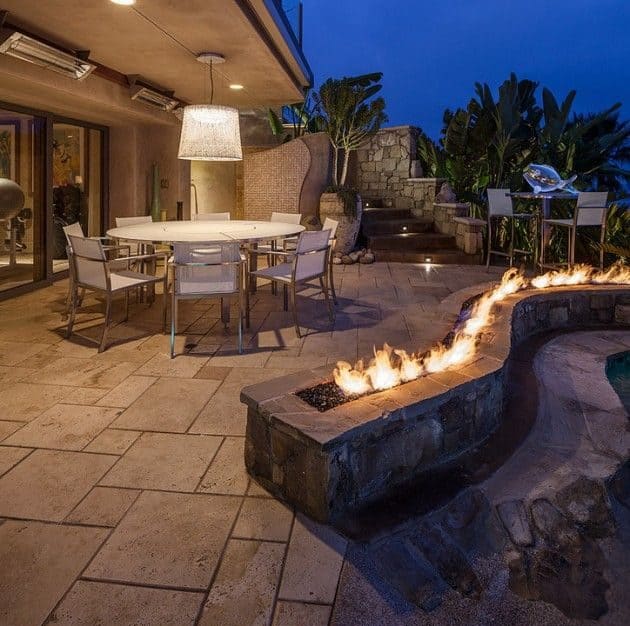17 Extravagant Backyard Fireplaces & Fire Pits That Will Leave You Speechless 17 Extravagant Backyard Fireplaces & Fire Pits That Will Leave You Speechless