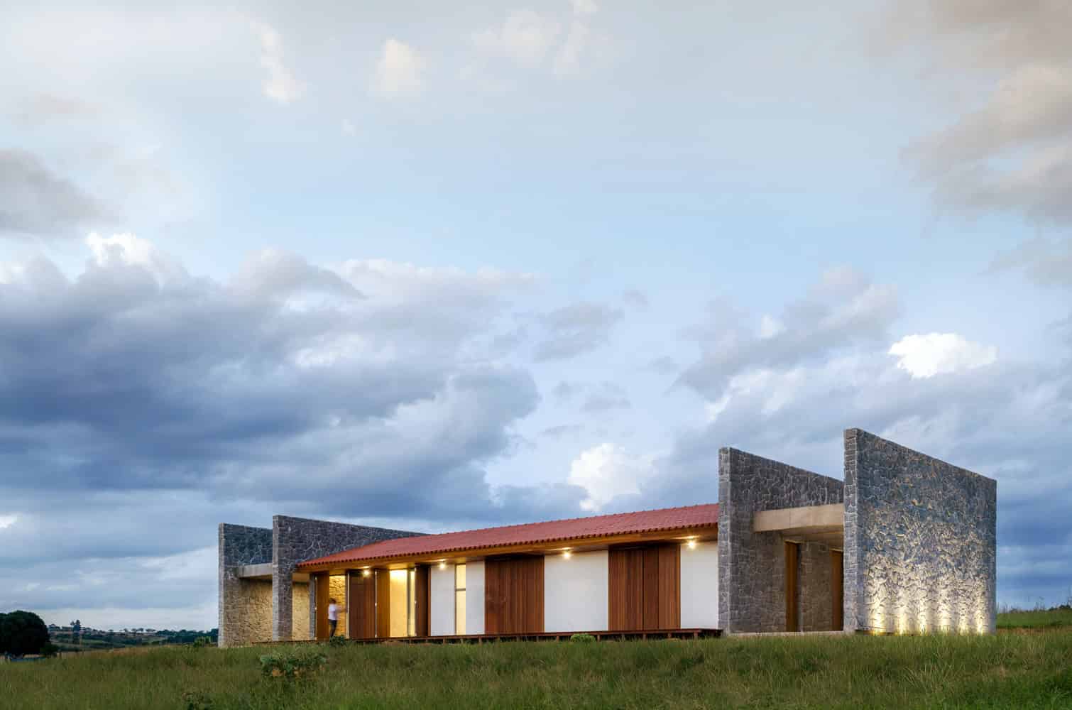 ER House by Estúdio MRGB in Padre Bernardo, Brasil ER House by Estúdio MRGB in Padre Bernardo, Brasil