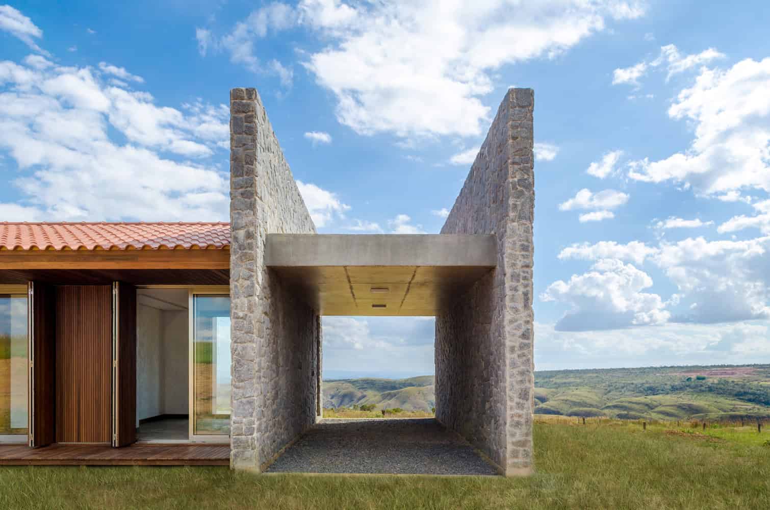 ER House by Estúdio MRGB in Padre Bernardo, Brasil ER House by Estúdio MRGB in Padre Bernardo, Brasil