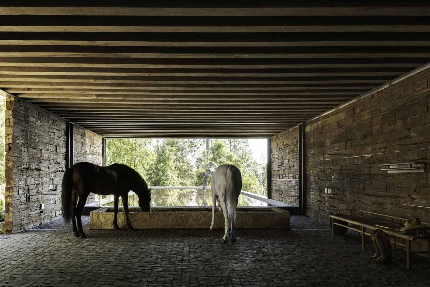 El Mirador House by CC Arquitectos in Valle de Bravo, Mexico El Mirador House by CC Arquitectos in Valle de Bravo, Mexico