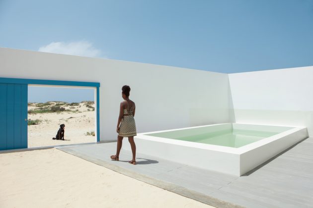 House in Estoril Beach by José Adrião Arquitectos in Praia do Estoril, Cape Verde
