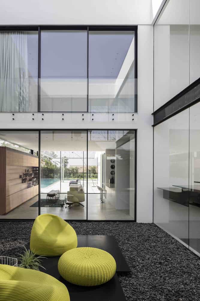 N2 House by Pitsou Kedem Architects in Hezeliya Pituach, Israel N2 House by Pitsou Kedem Architects in Hezeliya Pituach, Israel