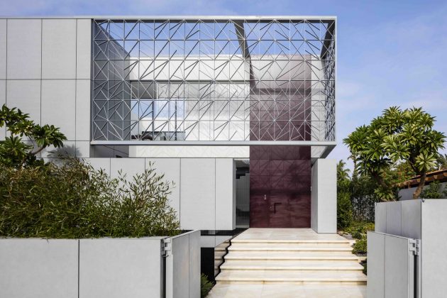 N2 House by Pitsou Kedem Architects in Hezeliya Pituach, Israel