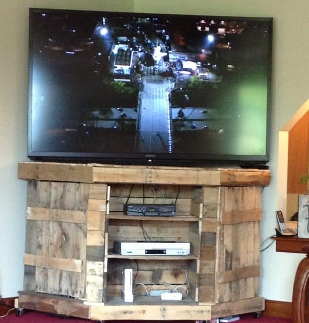 18 Fascinating Ideas To Make Original Pallet TV Stand For Free 18 Fascinating Ideas To Make Original Pallet TV Stand For Free