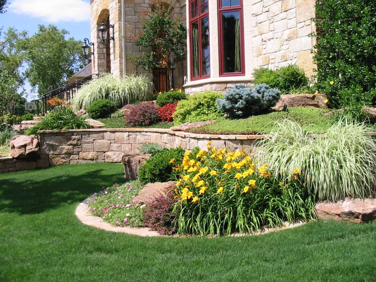 17 Outstanding Small Garden Designs That Will Delight You 17 Outstanding Small Garden Designs That Will Delight You