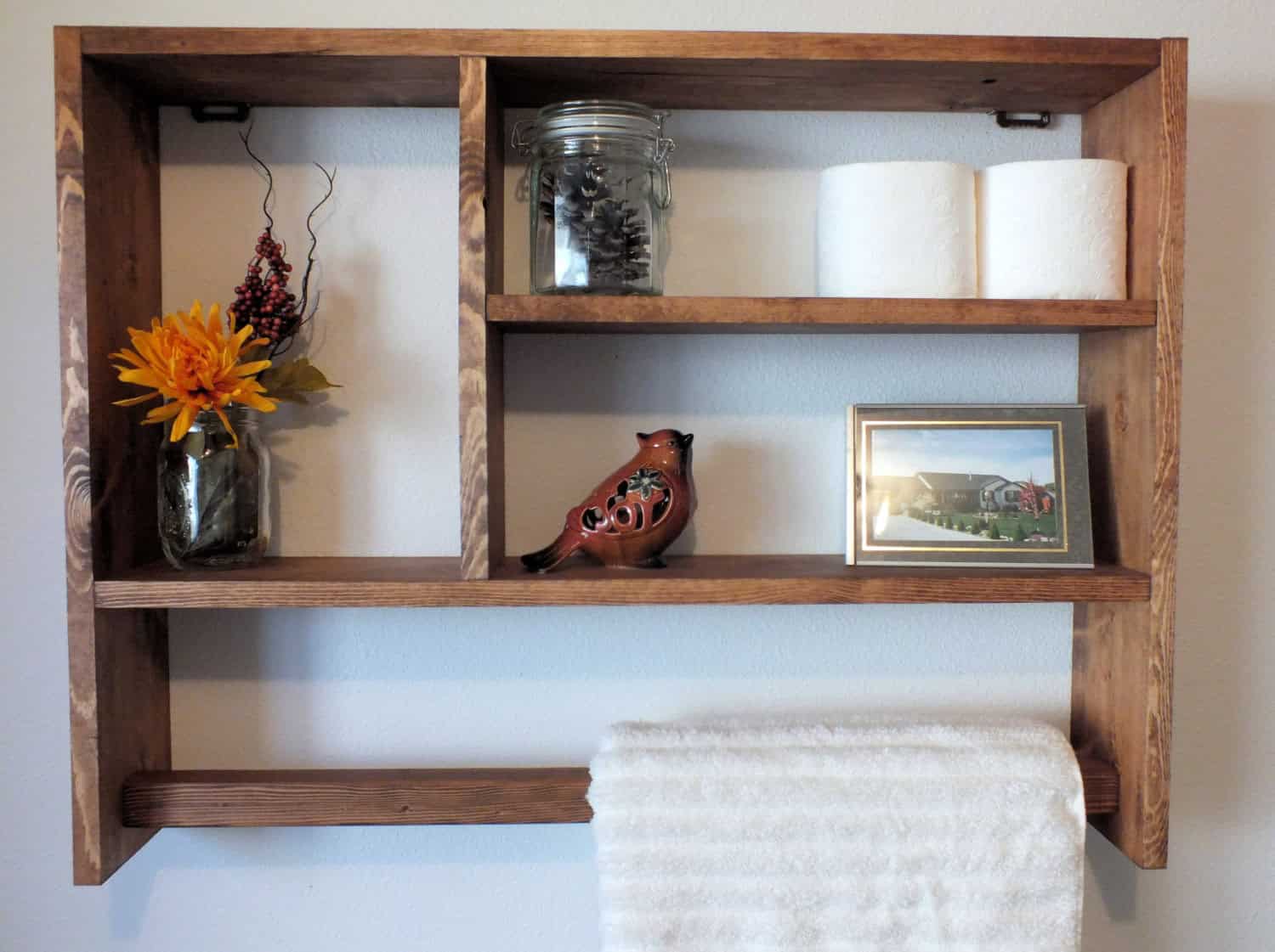 15 Amazing Handmade Rustic Towel Rack Designs For Your Bathroom