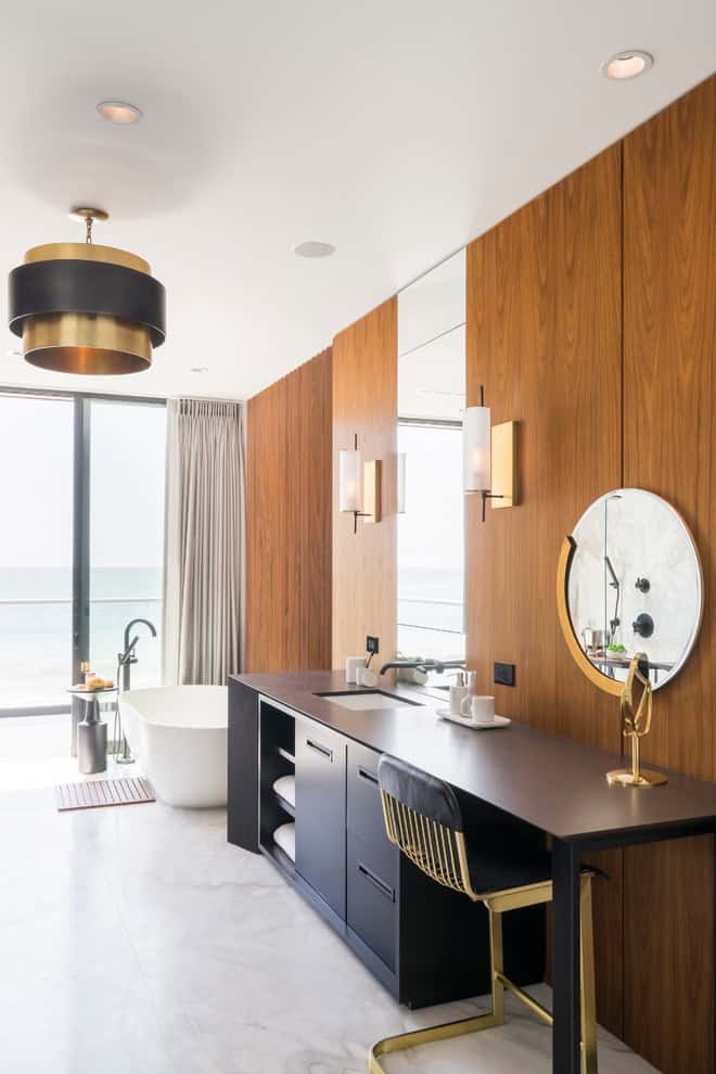 Contemporary Bathroom with a view Contemporary Bathroom with a view