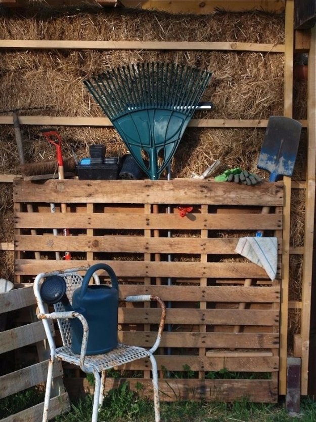 20 Awesome DIY Pallet Furniture Projects For Your Home