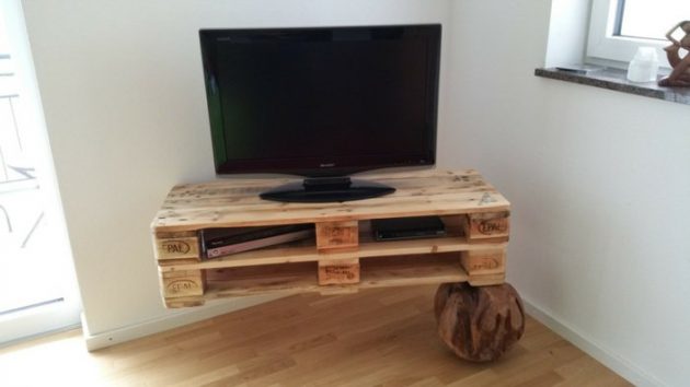 18 Fascinating Ideas To Make Original Pallet TV Stand For Free