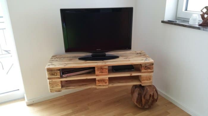 18 Fascinating Ideas To Make Original Pallet TV Stand For Free 18 Fascinating Ideas To Make Original Pallet TV Stand For Free