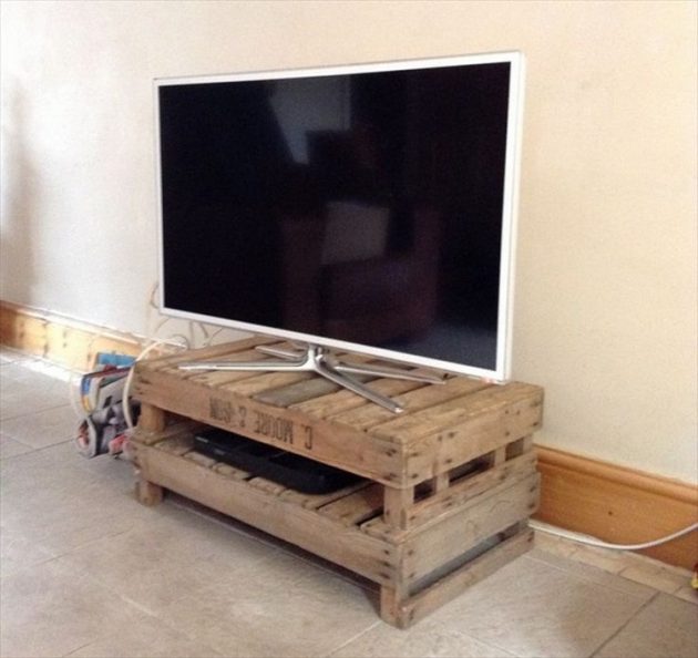 18 Fascinating Ideas To Make Original Pallet TV Stand For Free