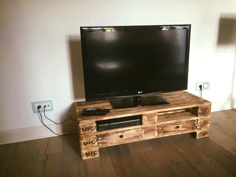 18 Fascinating Ideas To Make Original Pallet TV Stand For Free 18 Fascinating Ideas To Make Original Pallet TV Stand For Free