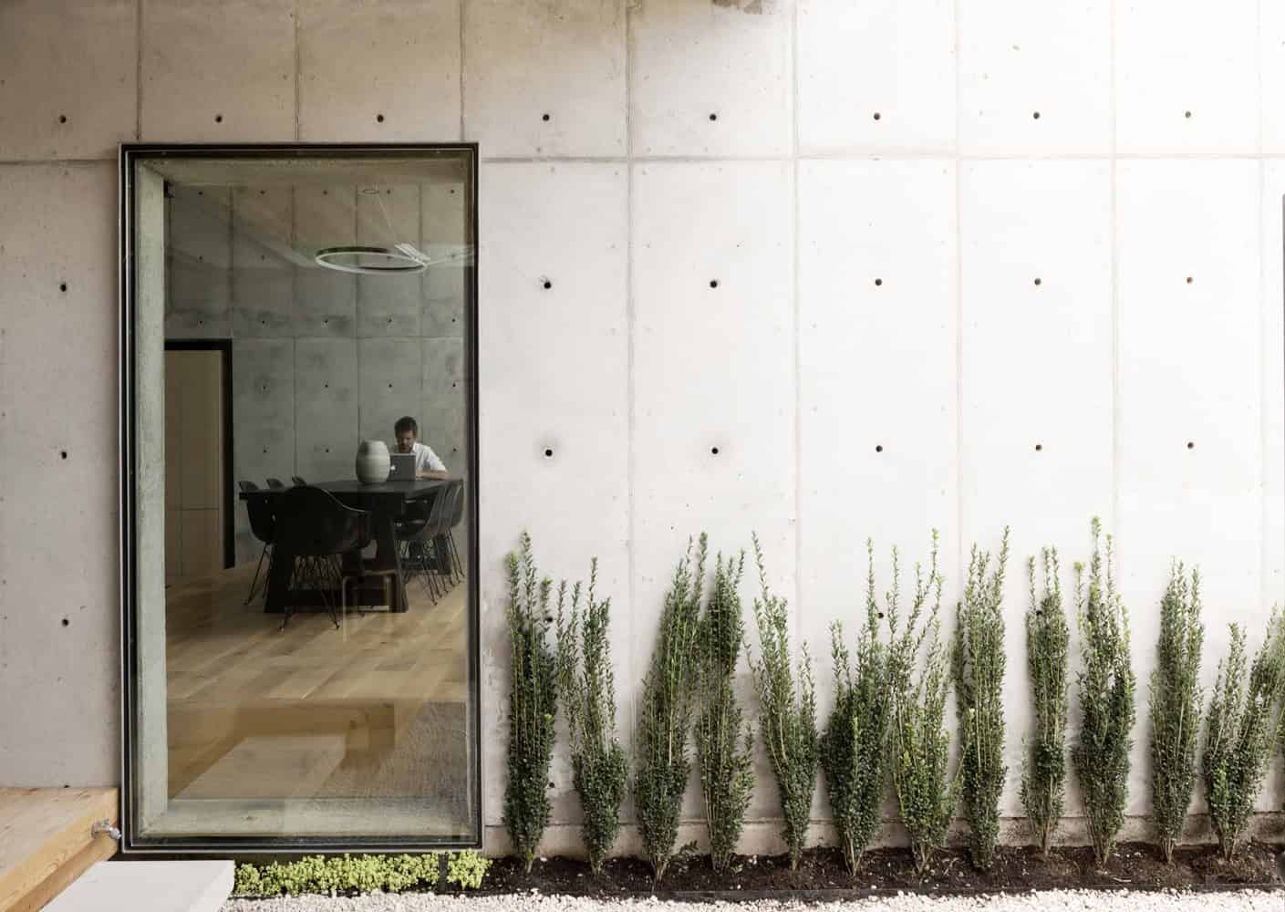 Concrete Box House by Robertson Design in Houston, Texas Concrete Box House by Robertson Design in Houston, Texas