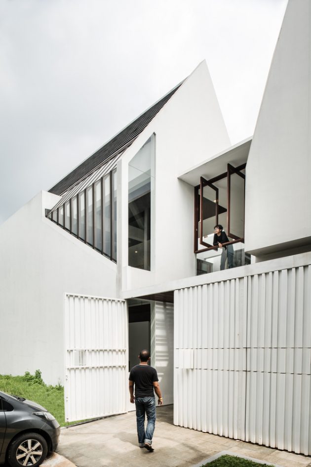 Spouse House by Parametr Architecture in Jakarta, Indonesia