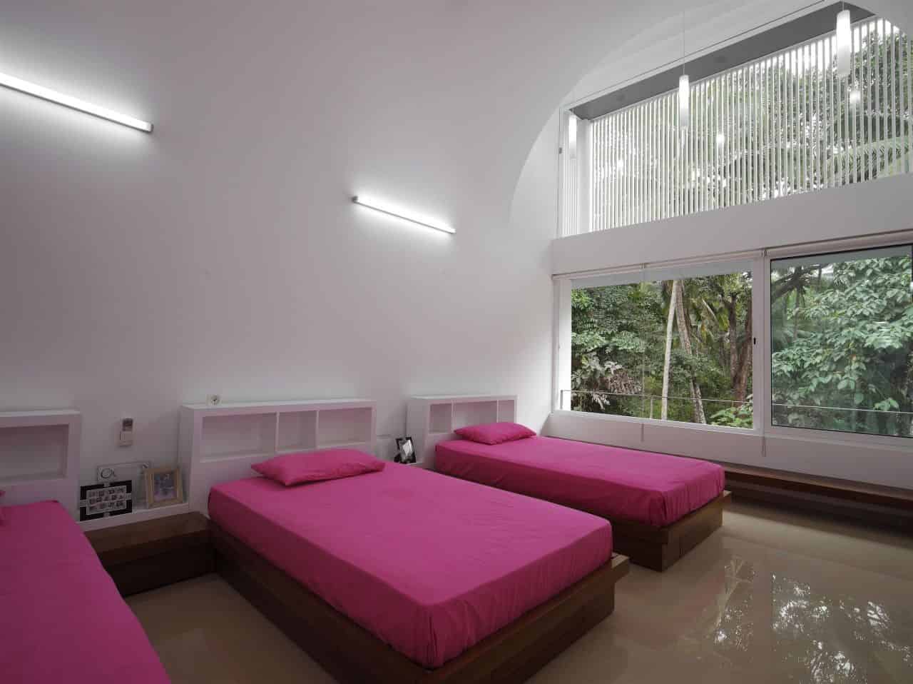 The Running Wall Residence by LIJO RENY Architects in Thalassery, India The Running Wall Residence by LIJO RENY Architects in Thalassery, India