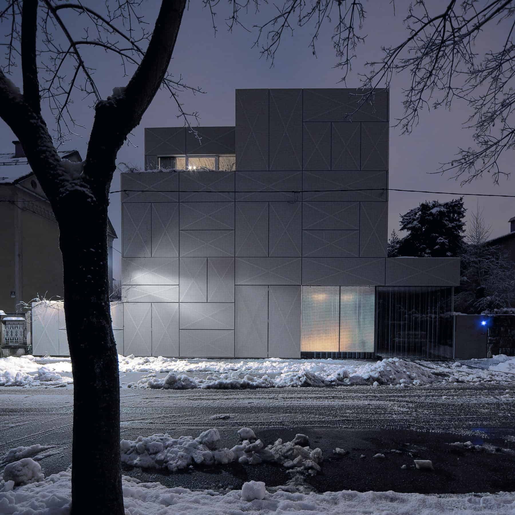 Villa Criss-Cross Envelope by OFIS Architects in Ljubljana, Slovenia Villa Criss-Cross Envelope by OFIS Architects in Ljubljana, Slovenia