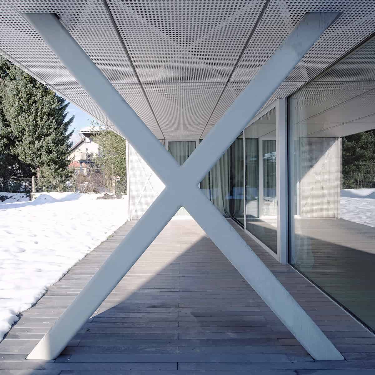 Villa Criss-Cross Envelope by OFIS Architects in Ljubljana, Slovenia Villa Criss-Cross Envelope by OFIS Architects in Ljubljana, Slovenia