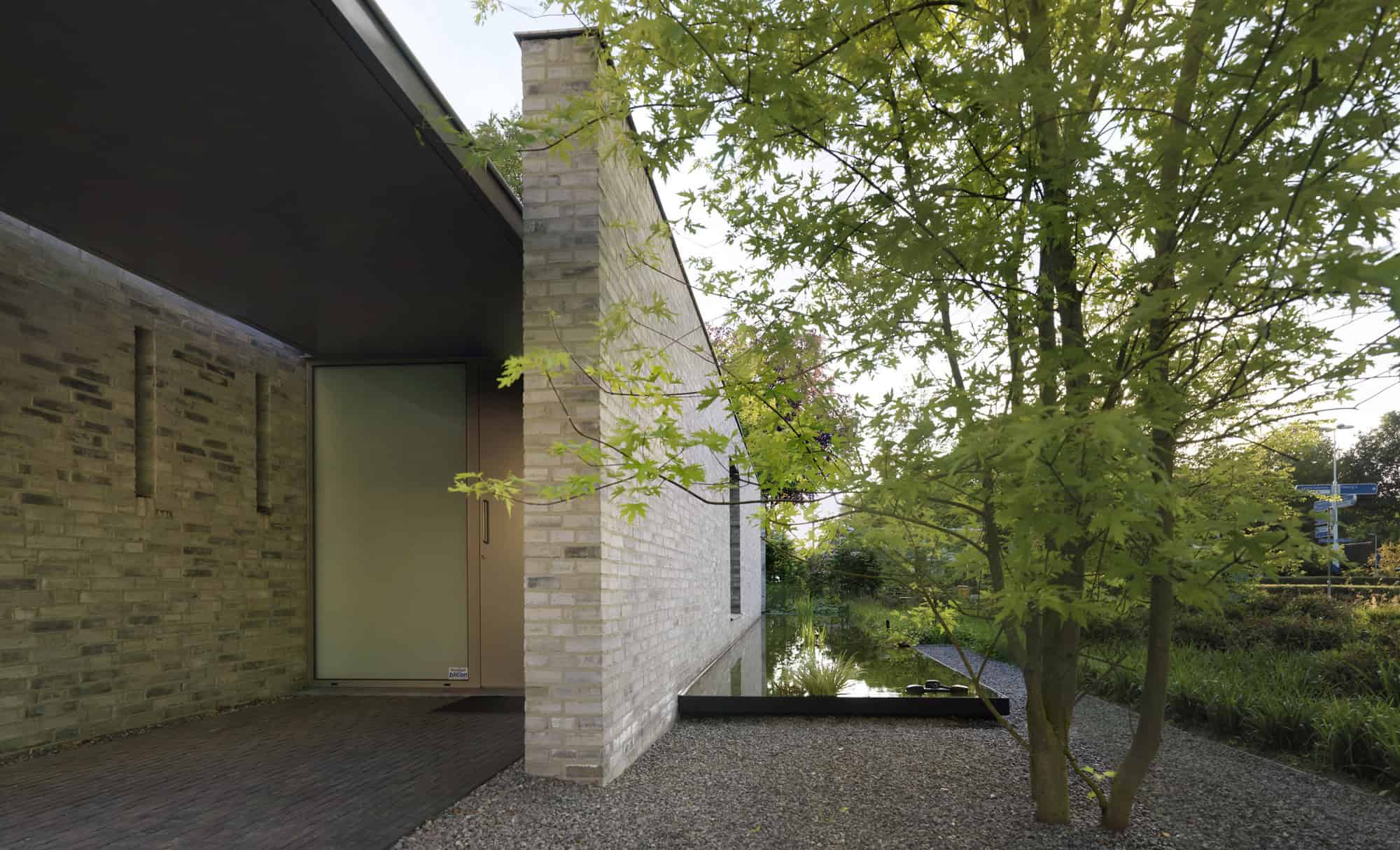 Villa Rotonda by Bedaux de Brouwer Architects in Goirle, The Netherlands Villa Rotonda by Bedaux de Brouwer Architects in Goirle, The Netherlands