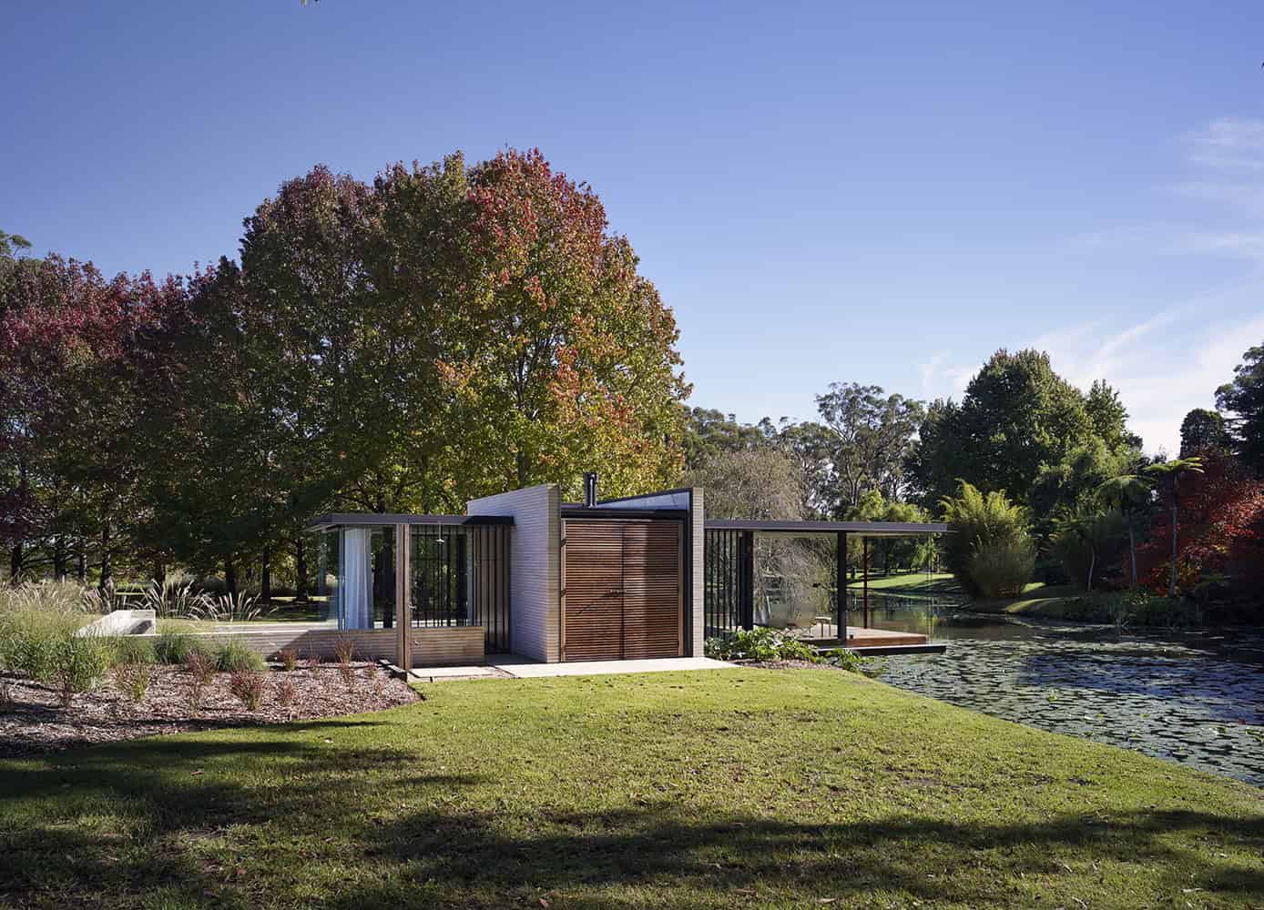 Wirra Willa Pavilion by Matthew Woodward Architecture in Somersby, Australia Wirra Willa Pavilion by Matthew Woodward Architecture in Somersby, Australia