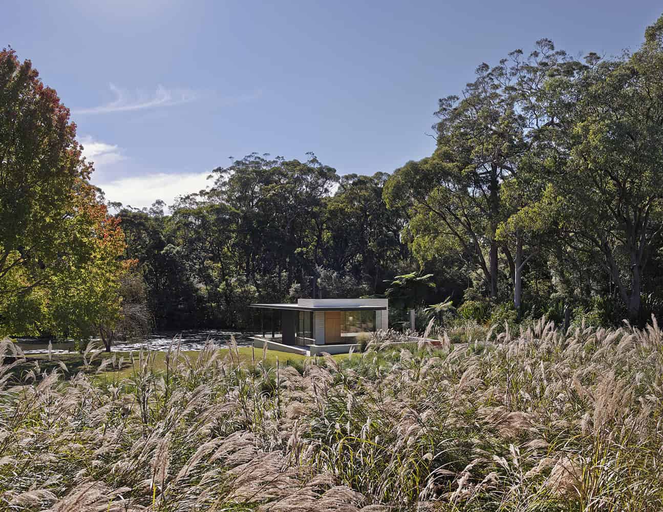 Wirra Willa Pavilion by Matthew Woodward Architecture in Somersby, Australia Wirra Willa Pavilion by Matthew Woodward Architecture in Somersby, Australia