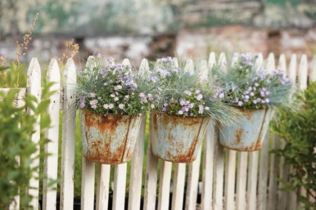 14 Fascinating DIY Ideas For Decorating Garden Fence