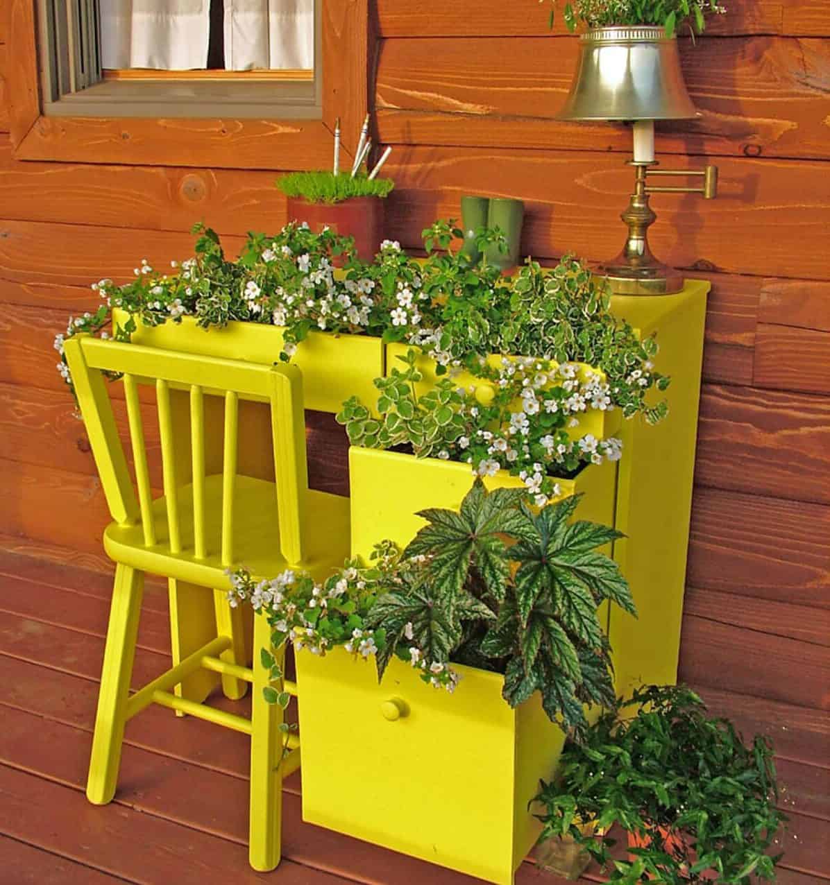 17 Captivating DIY Planters That You Can Do For Free