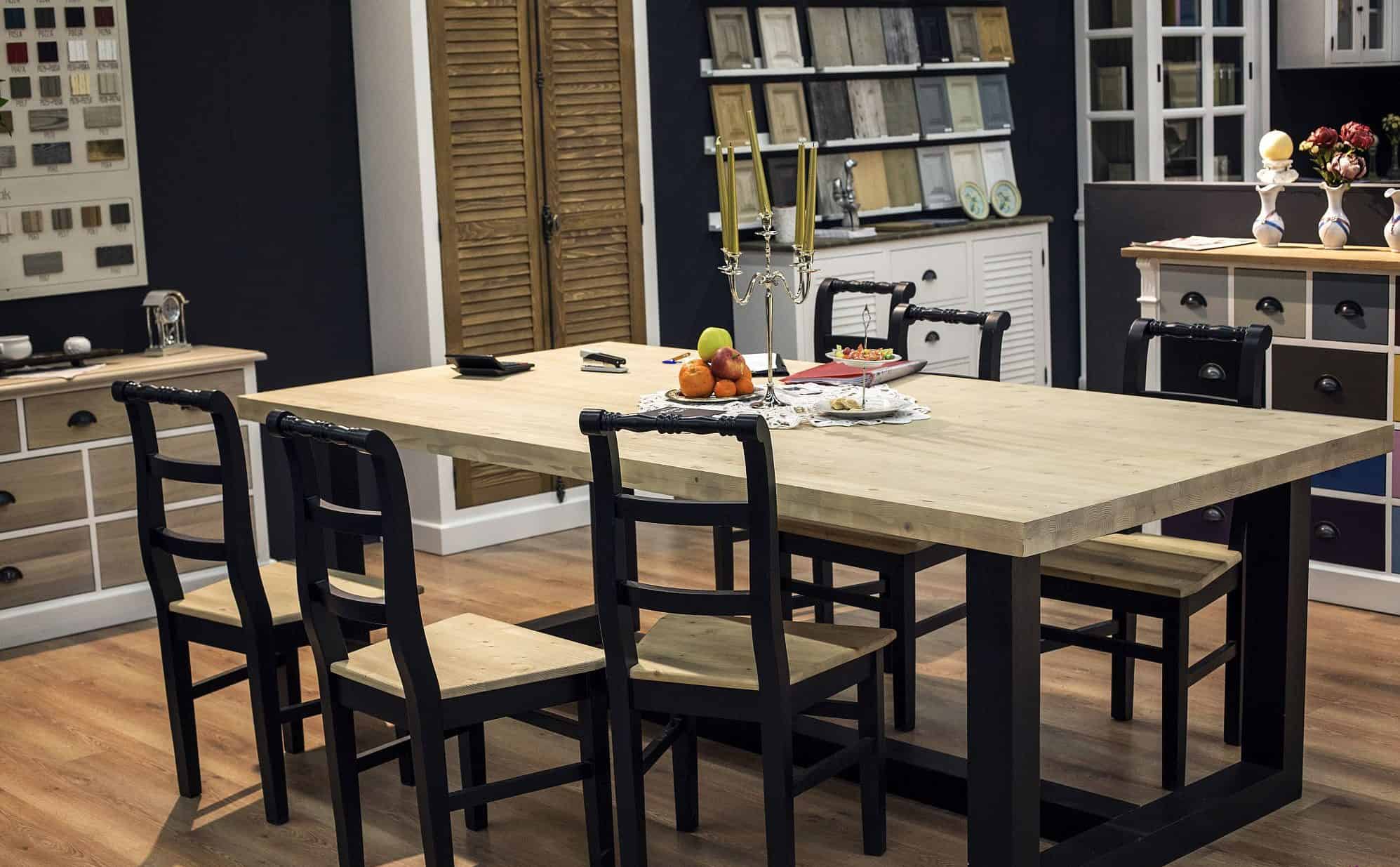 14 Delightful Farmhouse Dining Rooms That Will Catch Your Eye