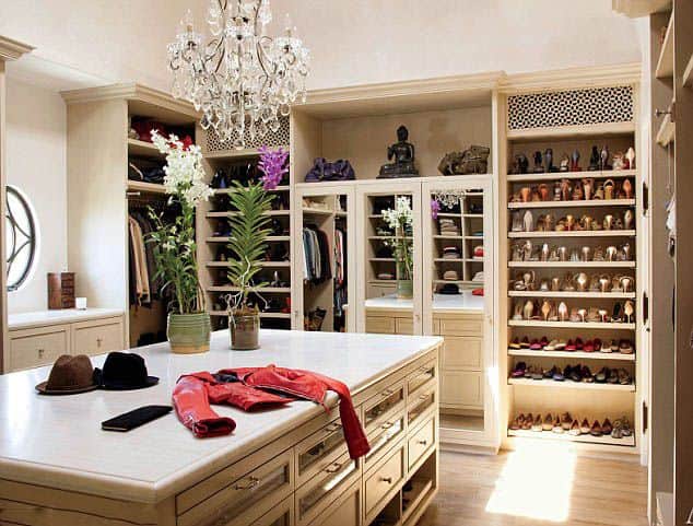 14 Inspirational Ideas For Decorating Perfect Walk-In Closet