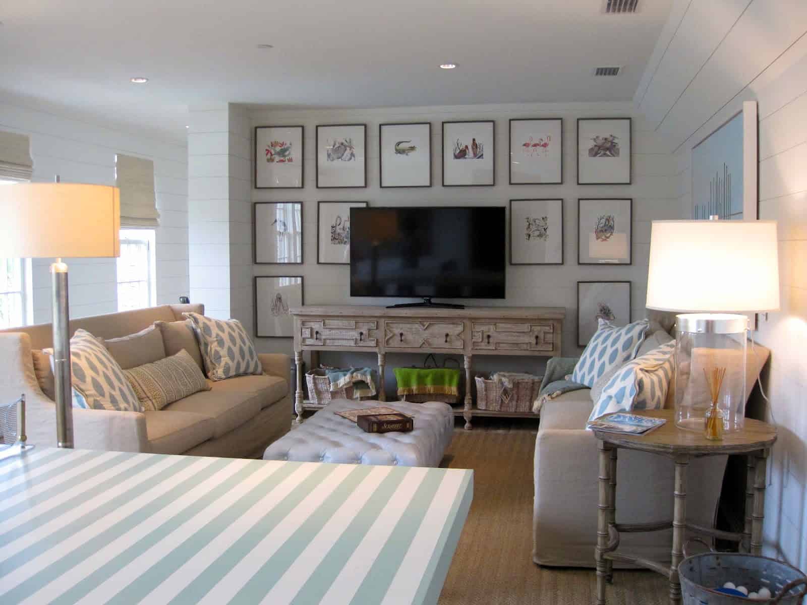16 Inspirational Ideas For Decorating Beach Themed Living Room