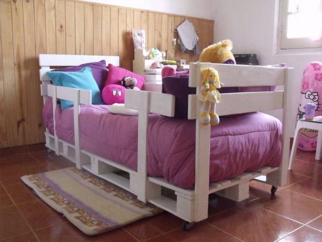 15 Extraordinary Ways To Transform Pallets Into Kids Furniture