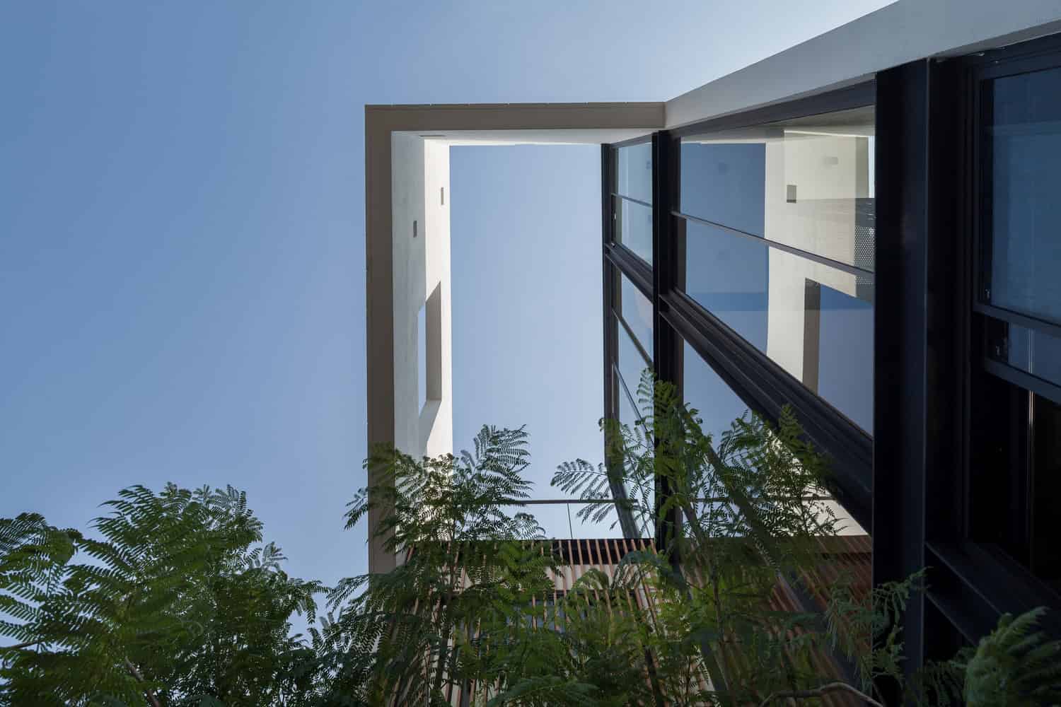 Aperture House by Stu/D/O in Bangkok, Thailand Aperture House by Stu/D/O in Bangkok, Thailand