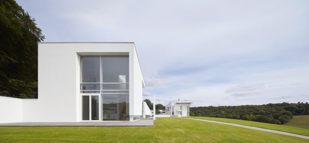Oxfordshire Residence by Richard Meier & Partners in Oxfordshire, UK