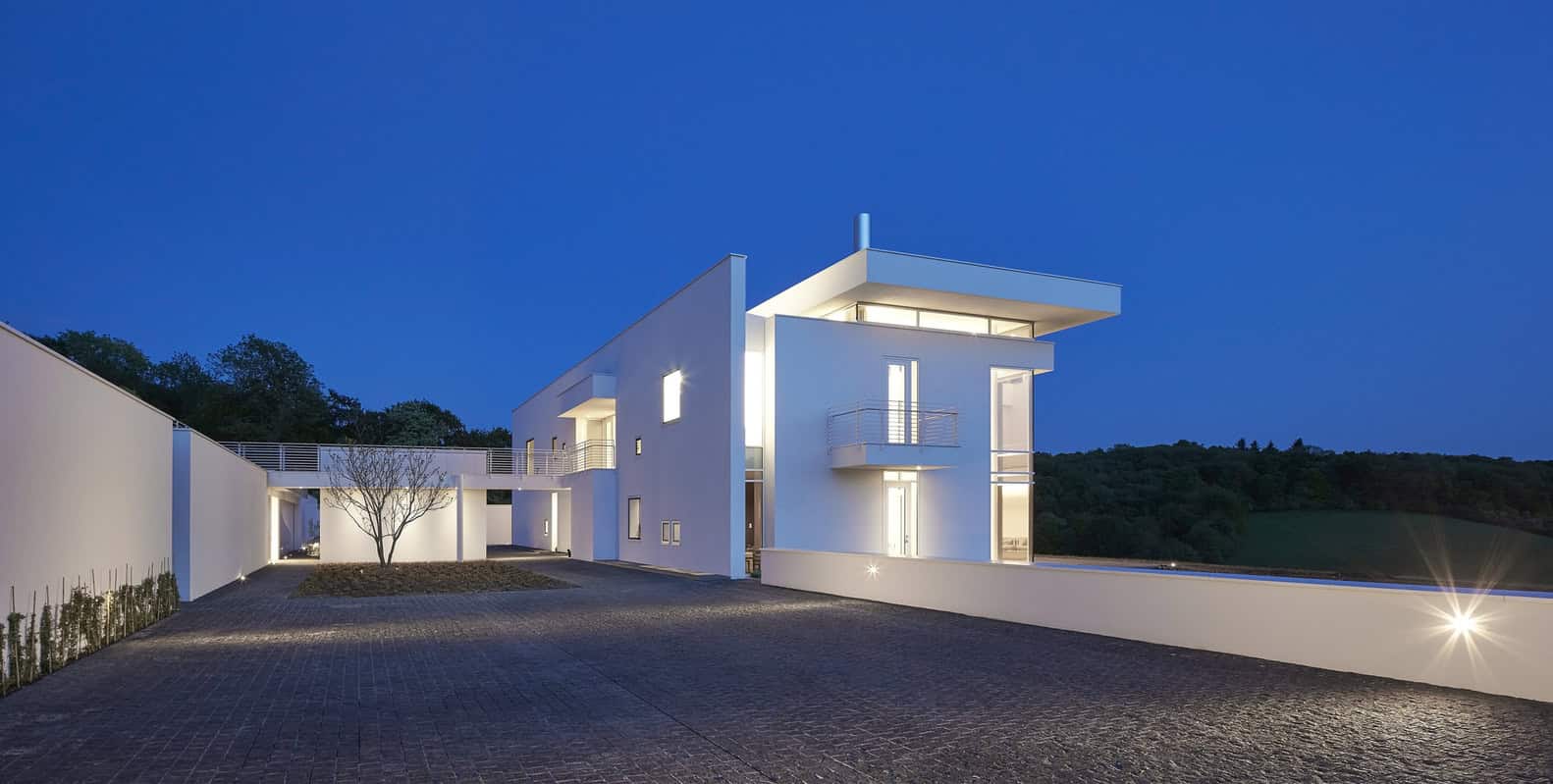 Oxfordshire Residence by Richard Meier & Partners in Oxfordshire, UK