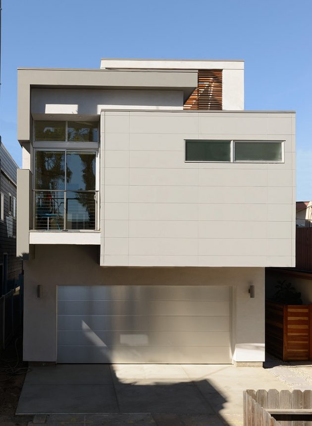 Peninsula House by LeMaster Architects in Long Beach, California