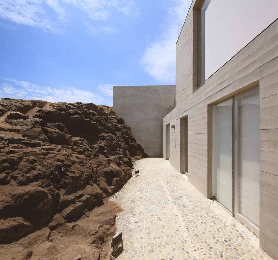 Poseidon House by Domenack Arquitectos in Lima, Peru Poseidon House by Domenack Arquitectos in Lima, Peru